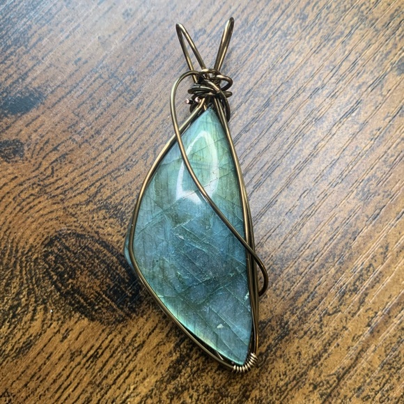 Meet your Posher, Alyssa - Picture 2 of 7